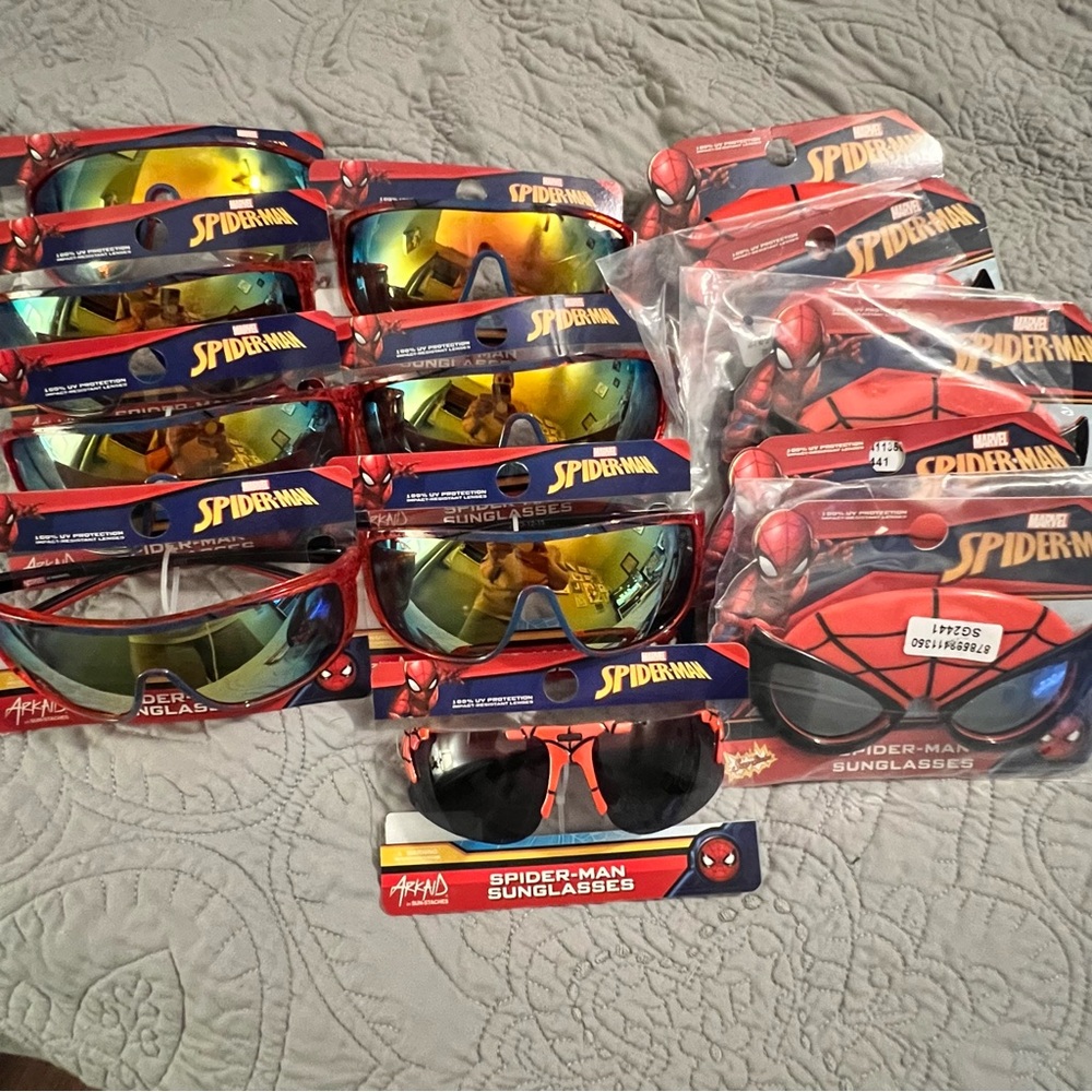 Spider Man Sunglasses 13 Pairs Kids Party favor Stocking Stuffer Christmas